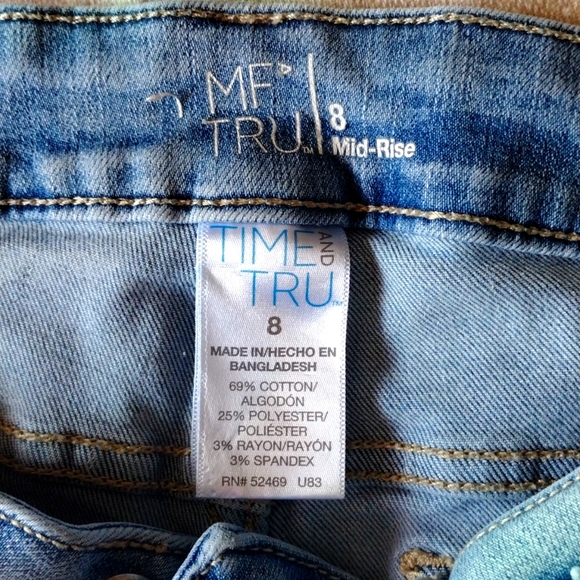 Midrise blue jean shorts - Picture 3 of 3